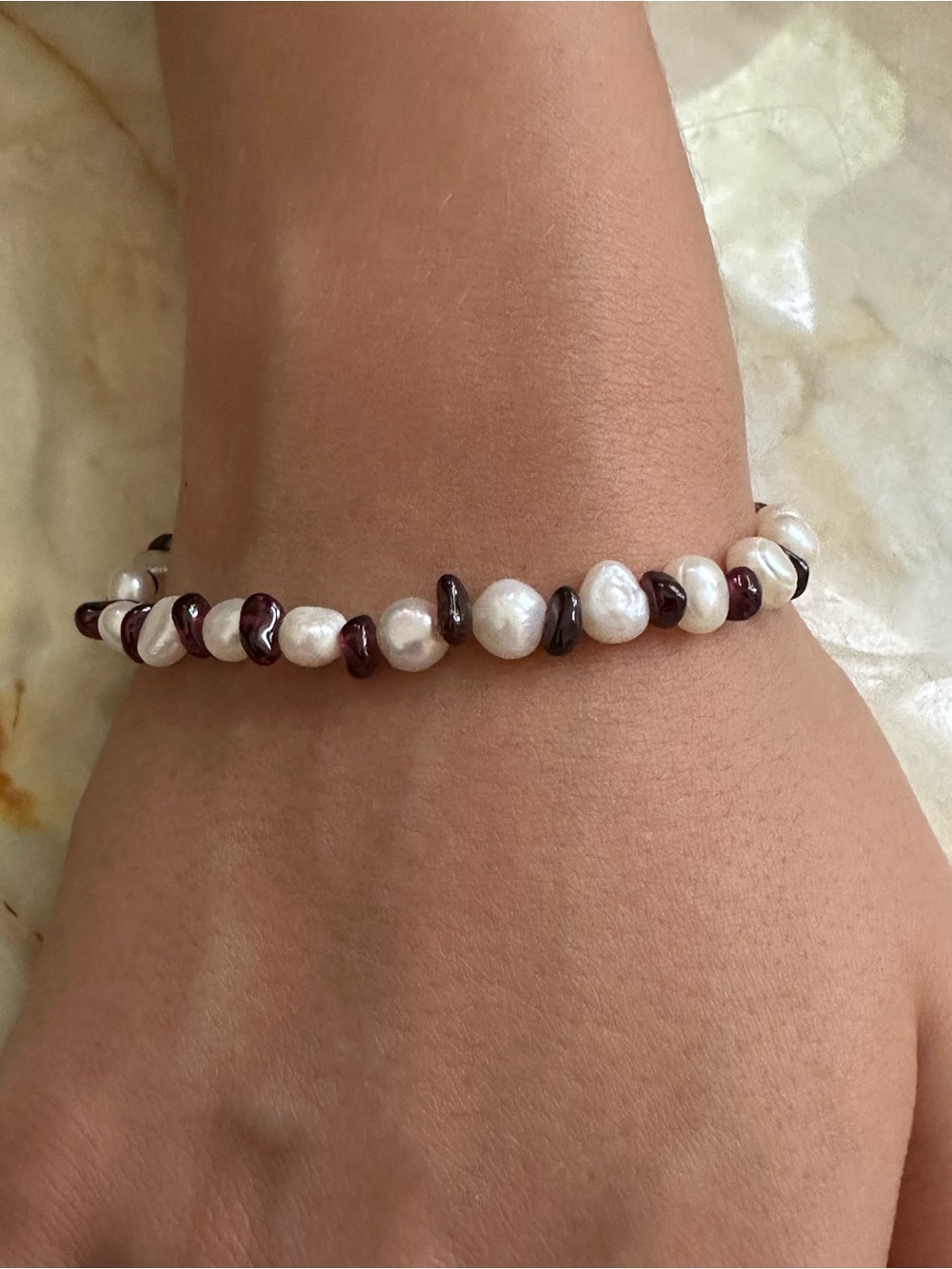 Cultured Pearl and amethyst Bead Bracelet - White & Deep Purple